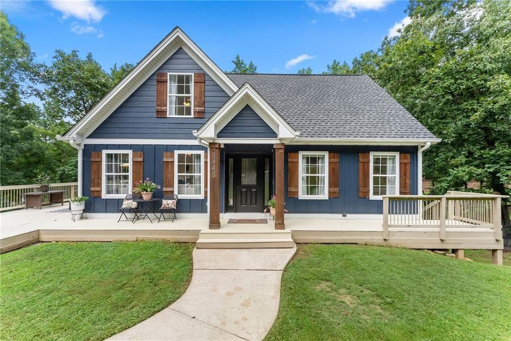 4 bedroom, 3 bathroom, 1,629 sq ft single family residence for sale at 3448 Point View Circle, Gainesville, GA 30506 — photo 1 of 31