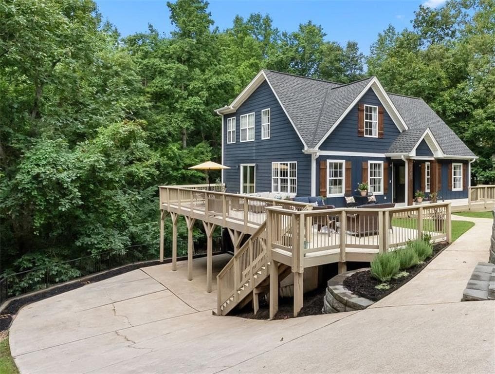 4 bedroom, 3 bathroom, 1,629 sq ft single family residence for sale at 3448 Point View Circle, Gainesville, GA 30506 — photo 2