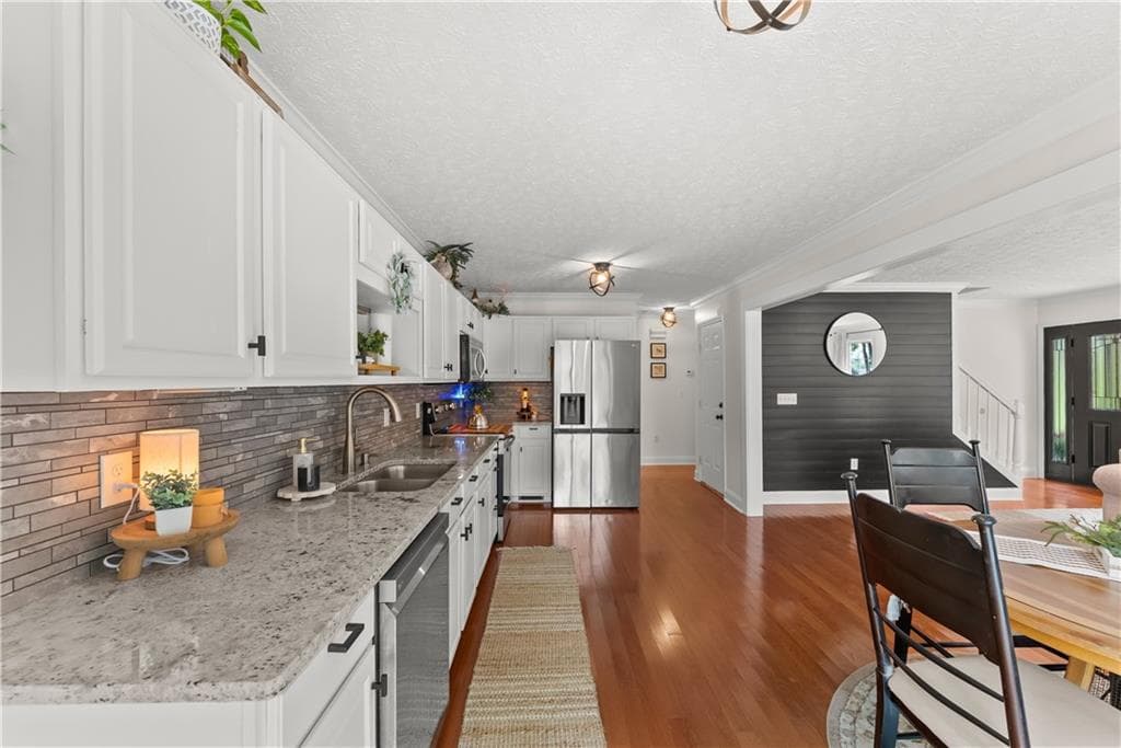 4 bedroom, 3 bathroom, 1,629 sq ft single family residence for sale at 3448 Point View Circle, Gainesville, GA 30506 — photo 10