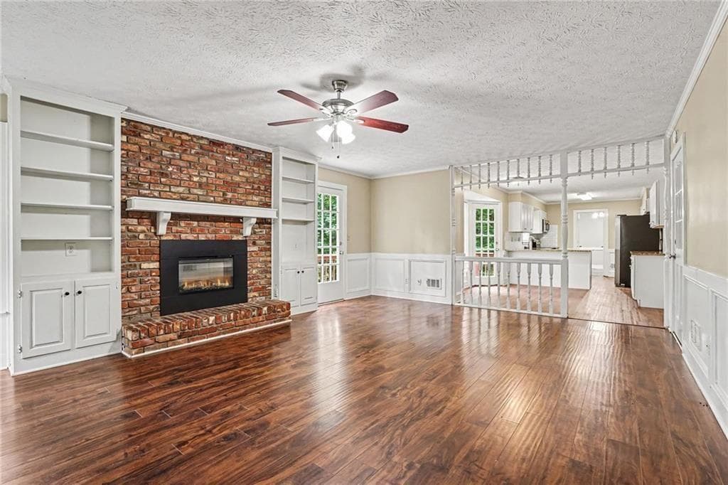 5 bedroom, 3 bathroom, 3,418 sq ft single family residence for sale at 3884 Hunting Ridge Drive, Lilburn, GA 30047 — photo 4