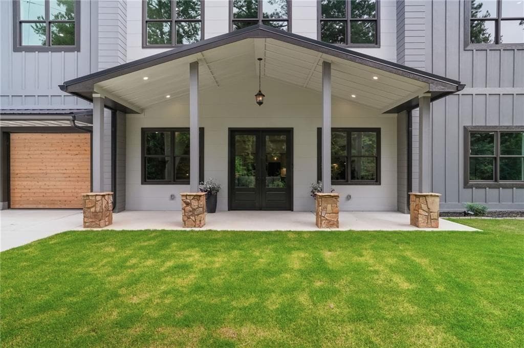 5 bedroom, 6 bathroom, 4,475 sq ft single family residence for sale at 7258 Island Mill Road, Acworth, GA 30102 — photo 2