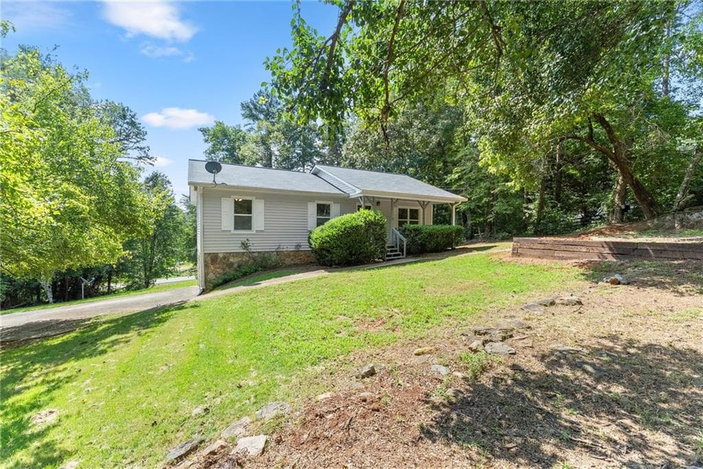 4 bedroom, 3 bathroom, 1,092 sq ft single family residence under contract at 31 S Wind Drive, Dahlonega, GA 30533 — photo 5