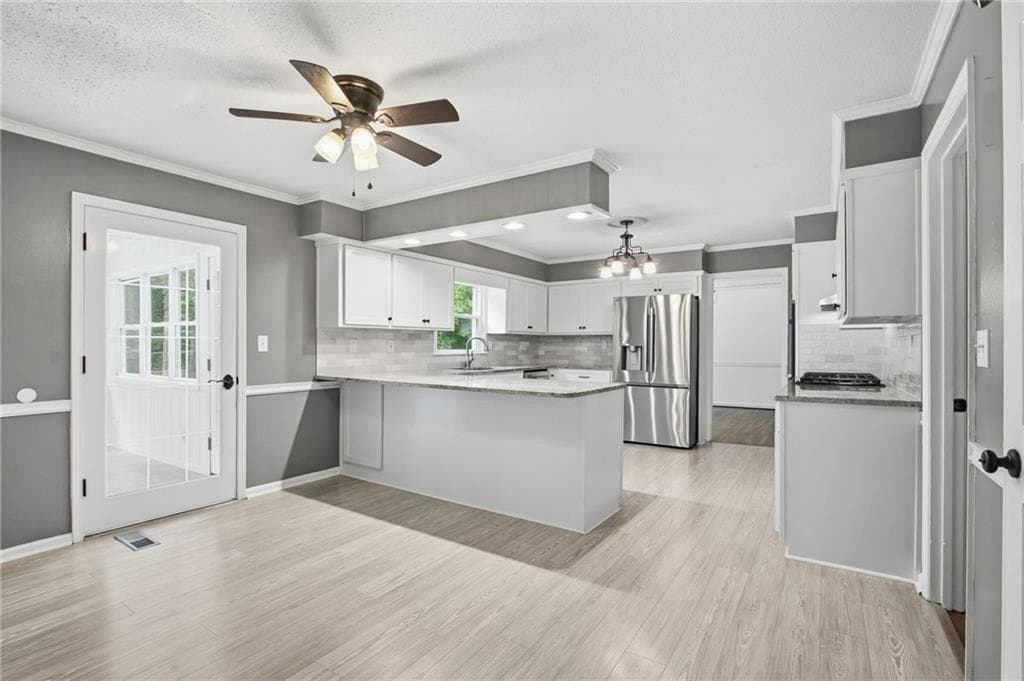 7 bedroom, 4 bathroom, 4,100 sq ft single family residence for sale at 2033 Hessian Court, Stone Mountain, GA 30087 — photo 3