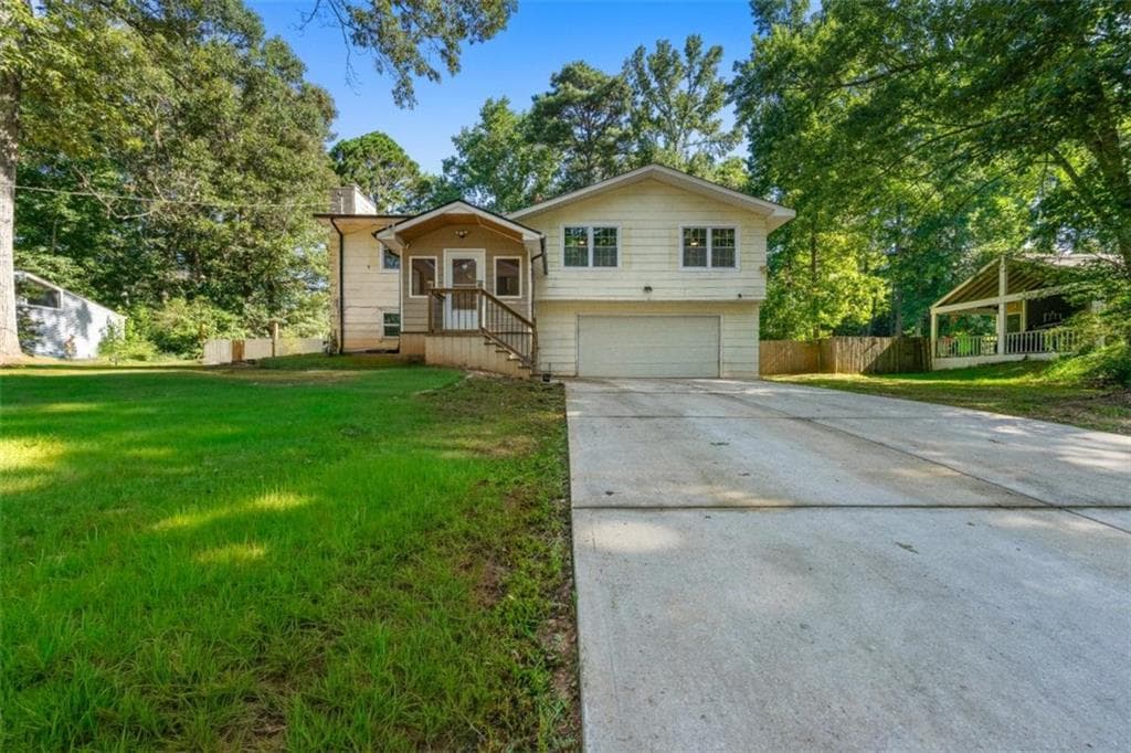 5 bedroom, 3 bathroom, 1,932 sq ft single family residence under contract at 104 Park Place, Stockbridge, GA 30281