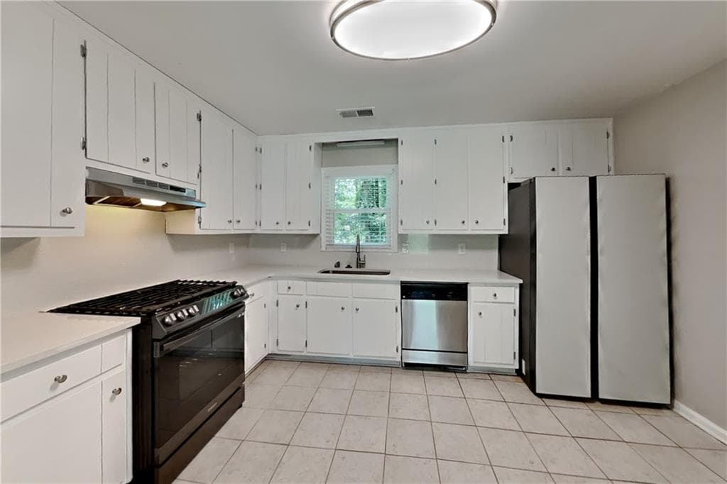 3 bedroom, 3 bathroom, 2,016 sq ft single family residence for rent at 228 Indian Branch Way, Lawrenceville, GA 30043 for $2,250 a month — photo 4