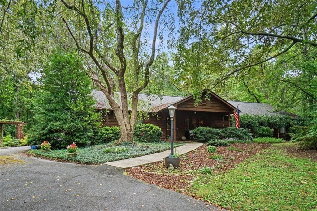 5 bedroom, 5 bathroom, 3,125 sq ft single family residence for sale at 25 Woodall Rd Se, White, GA 30184 — photo 2