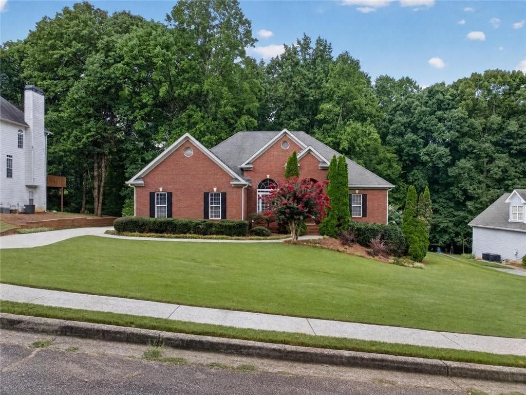 4 bedroom, 3 bathroom, 2,918 sq ft single family residence under contract at 1270 Harvest Lane, Hoschton, GA 30548 — photo 3
