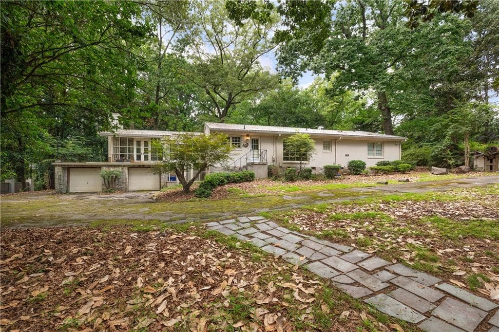3 bedroom, 2 bathroom, 2,232 sq ft single family residence for sale at 4715 Ridgeview Road, Atlanta, GA 30338 — photo 4