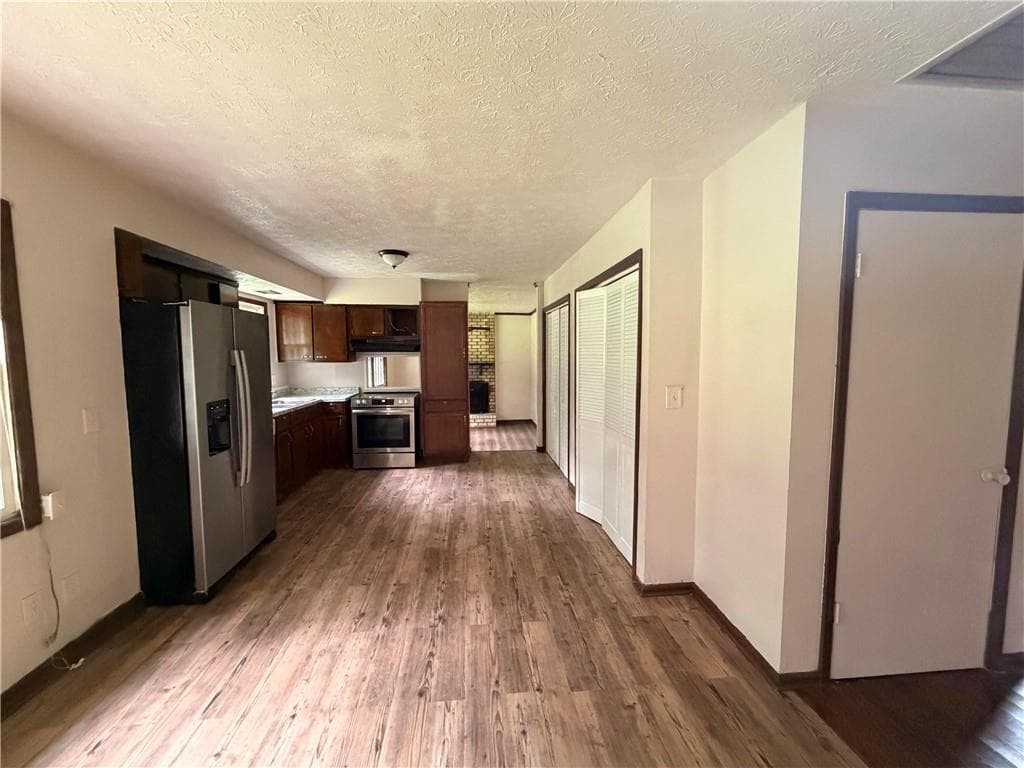 3 bedroom, 2 bathroom, 1,329 sq ft single family residence under contract at 6451 Valley Dale Drive 2, Riverdale, GA 30274 — photo 5