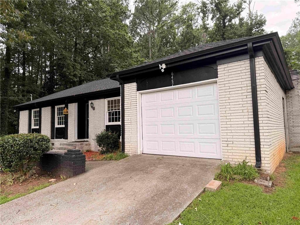 3 bedroom, 2 bathroom, 1,329 sq ft single family residence under contract at 6451 Valley Dale Drive 2, Riverdale, GA 30274 — photo 6