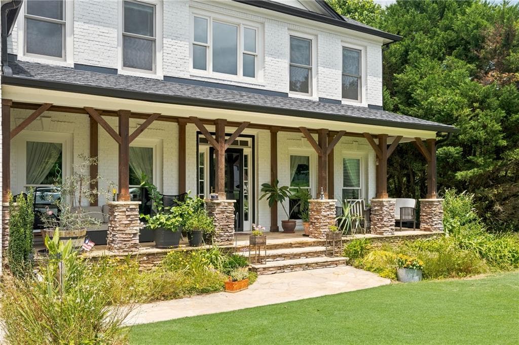 6 bedroom, 4 bathroom, 4,738 sq ft single family residence for sale at 5001 Preservation Pointe, Kennesaw, GA 30152 — photo 3