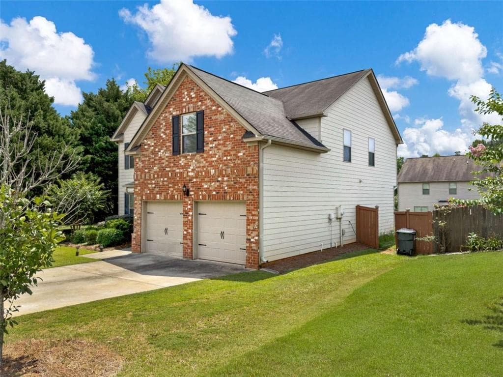 4 bedroom, 3 bathroom, 2,442 sq ft single family residence under contract at 601 Winners Circle, Locust Grove, GA 30248 — photo 3