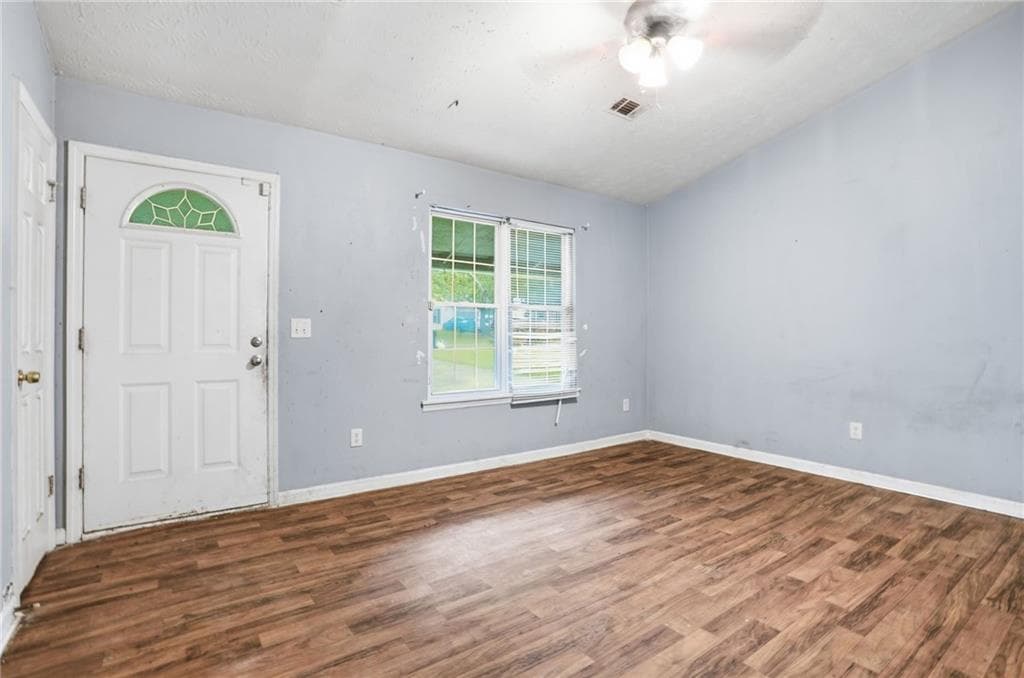 3 bedroom, 2 bathroom, 1,028 sq ft single family residence under contract at 8971 Ashwood Drive, Riverdale, GA 30274 — photo 9