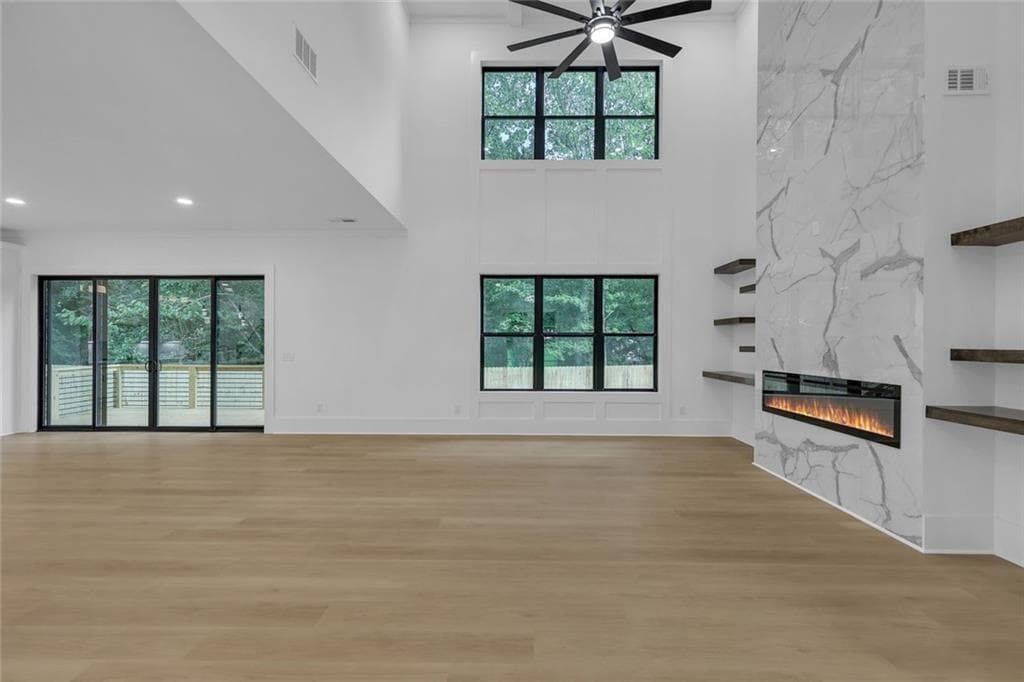 5 bedroom, 5 bathroom, 4,300 sq ft single family residence under contract at 2865 Echelon Court, Snellville, GA 30039 — photo 4