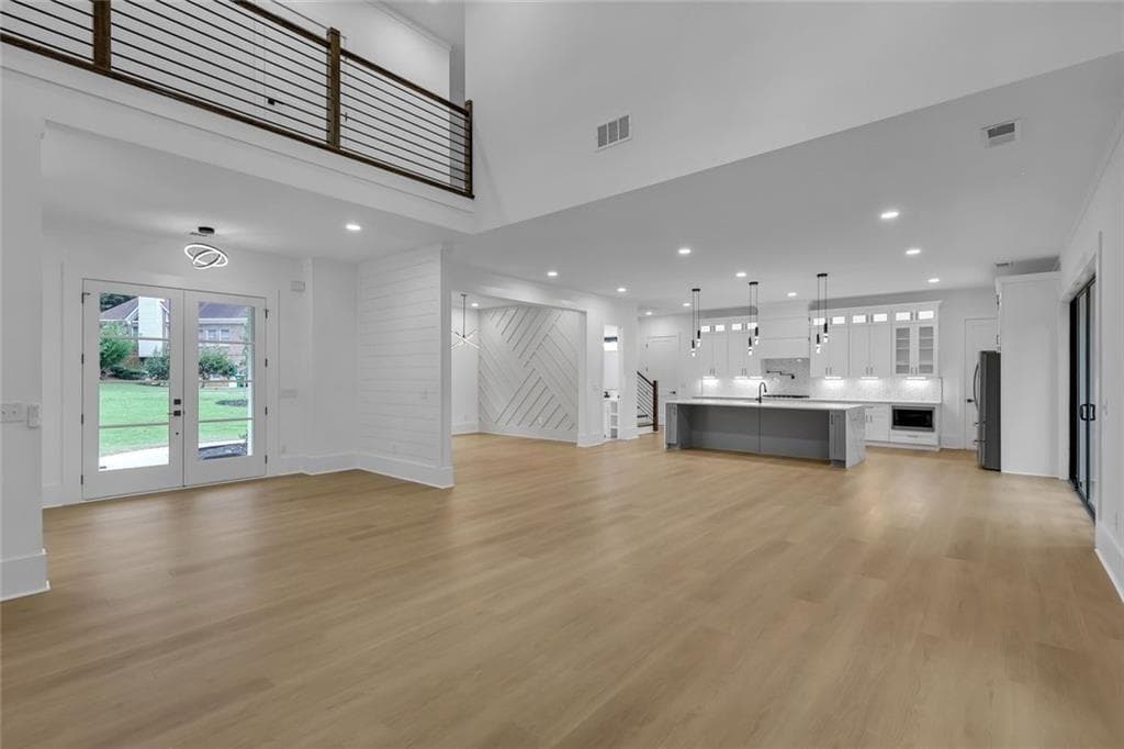 5 bedroom, 5 bathroom, 4,300 sq ft single family residence under contract at 2865 Echelon Court, Snellville, GA 30039 — photo 8