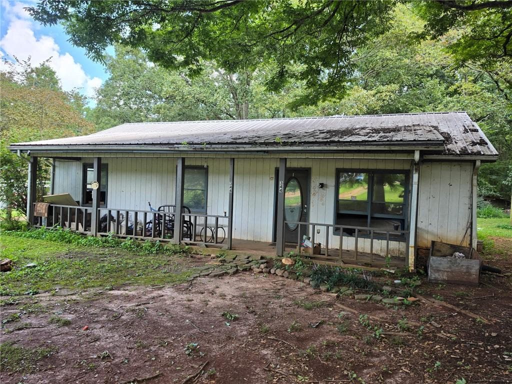3 bedroom, 1 bathroom, 2,264 sq ft single family residence under contract at 344 Mitchell Road, Maysville, GA 30558