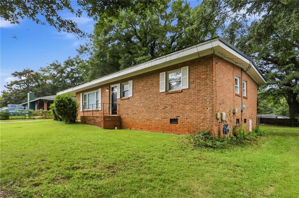 3 bedroom, 2 bathroom, 1,294 sq ft single family residence for sale at 25 Larose Circle, Marietta, GA 30060 — photo 3