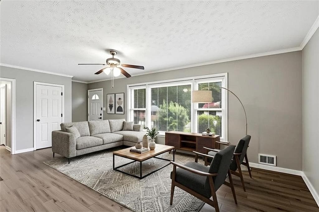 3 bedroom, 2 bathroom, 1,294 sq ft single family residence for sale at 25 Larose Circle, Marietta, GA 30060 — photo 4