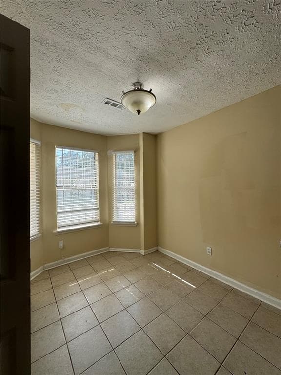 2 bedroom, 3 bathroom, 1,292 sq ft townhouse under contract at 7237 Crestside Drive, Austell, GA 30168 — photo 3