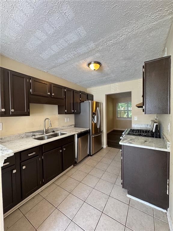 2 bedroom, 3 bathroom, 1,292 sq ft townhouse under contract at 7237 Crestside Drive, Austell, GA 30168 — photo 4