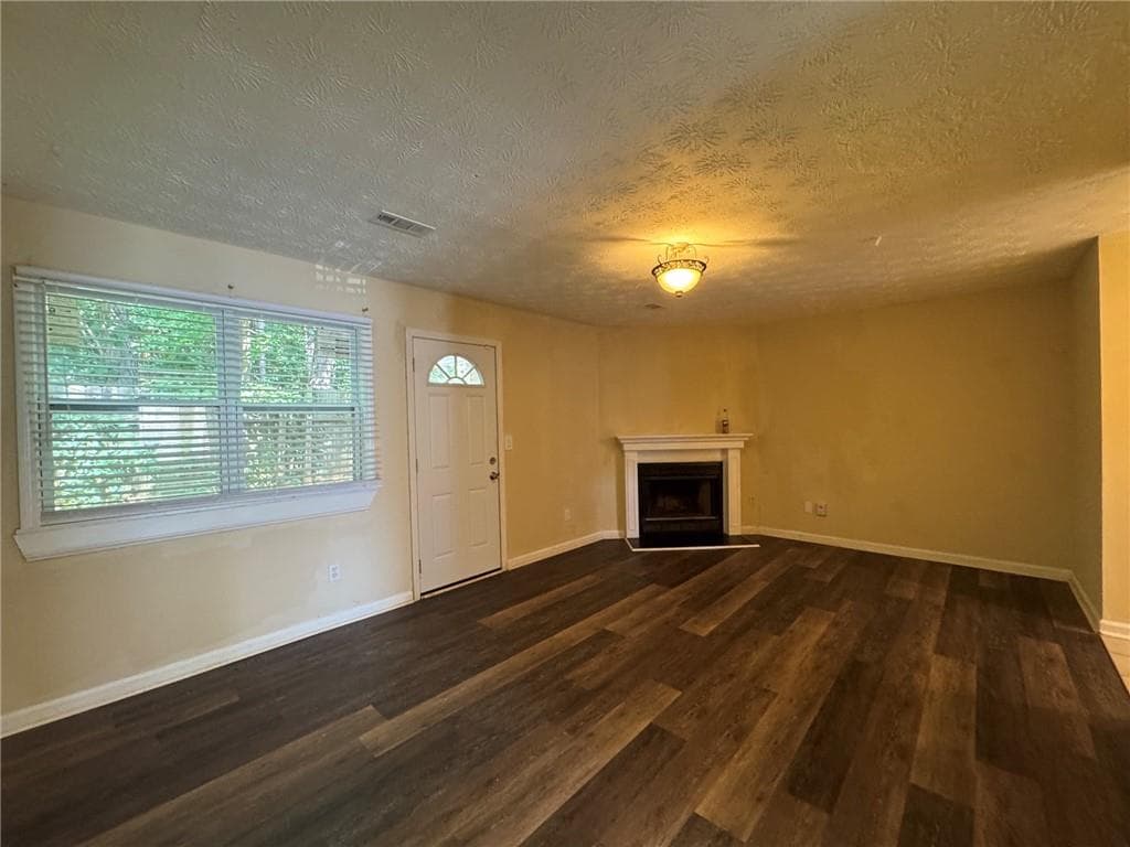 2 bedroom, 3 bathroom, 1,292 sq ft townhouse under contract at 7237 Crestside Drive, Austell, GA 30168 — photo 7