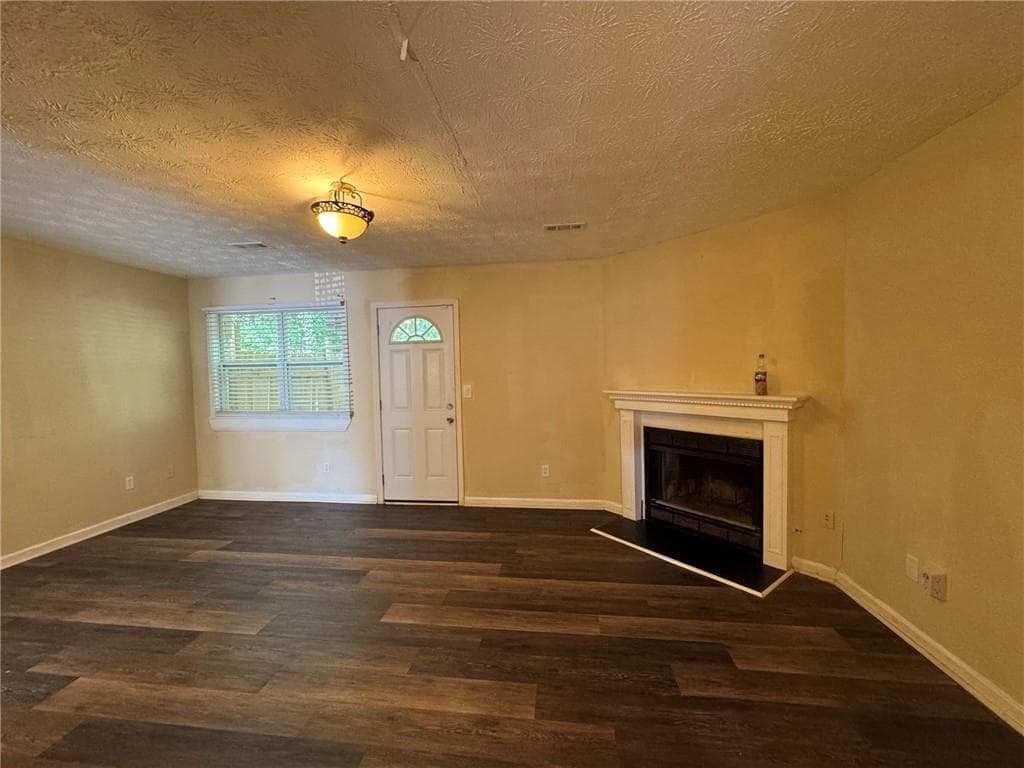 2 bedroom, 3 bathroom, 1,292 sq ft townhouse under contract at 7237 Crestside Drive, Austell, GA 30168 — photo 9