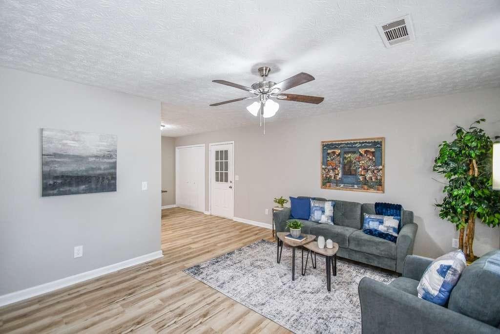 3 bedroom, 2 bathroom, 1,154 sq ft single family residence for sale at 110 E Country Woods Drive, Covington, GA 30016 — photo 3