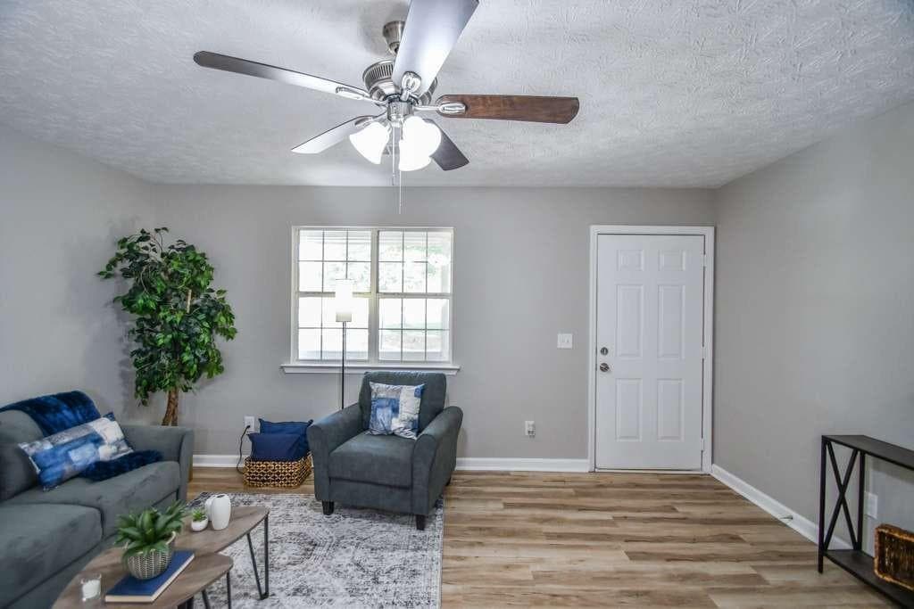 3 bedroom, 2 bathroom, 1,154 sq ft single family residence for sale at 110 E Country Woods Drive, Covington, GA 30016 — photo 4
