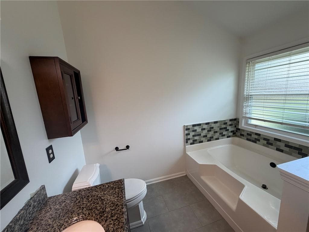 4 bedroom, 2 bathroom, 2,057 sq ft single family residence for rent at 1430 Whatley Mill Circle, Lawrenceville, GA 30045 for $2,295 a month — photo 5