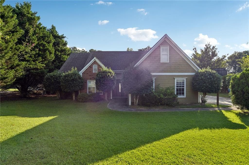 4 bedroom, 2 bathroom, 2,026 sq ft single family residence for sale at 2084 Green Gate Place, Grayson, GA 30017 — photo 1 of 42