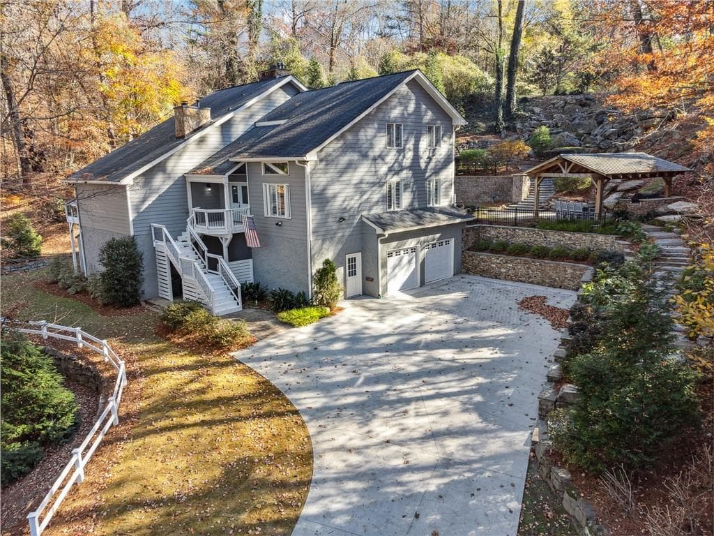 6 bedroom, 4 bathroom, 3,628 sq ft single family residence for rent at 6895 Riverside Drive, Sandy Springs, GA 30328 for $6,500 a month — photo 2