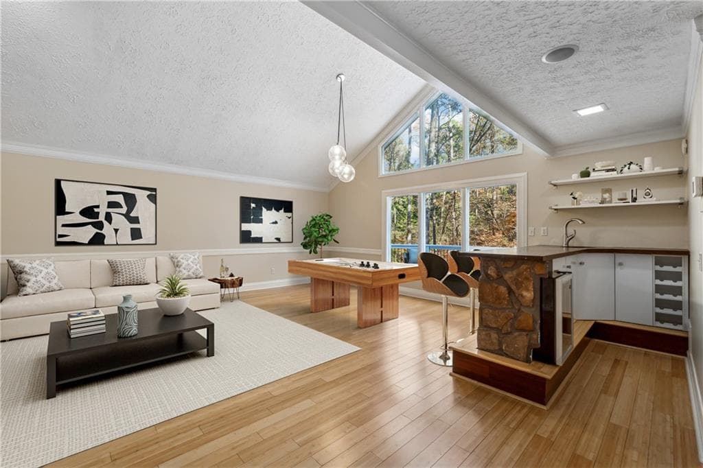 6 bedroom, 4 bathroom, 3,628 sq ft single family residence for rent at 6895 Riverside Drive, Sandy Springs, GA 30328 for $6,500 a month — photo 4