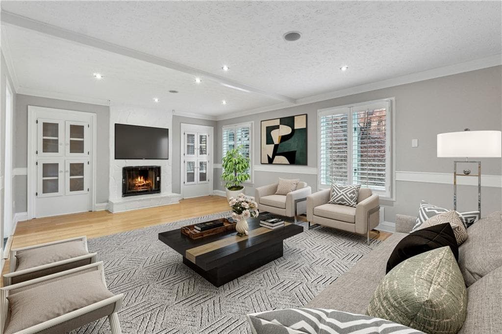 6 bedroom, 4 bathroom, 3,628 sq ft single family residence for rent at 6895 Riverside Drive, Sandy Springs, GA 30328 for $6,500 a month — photo 8