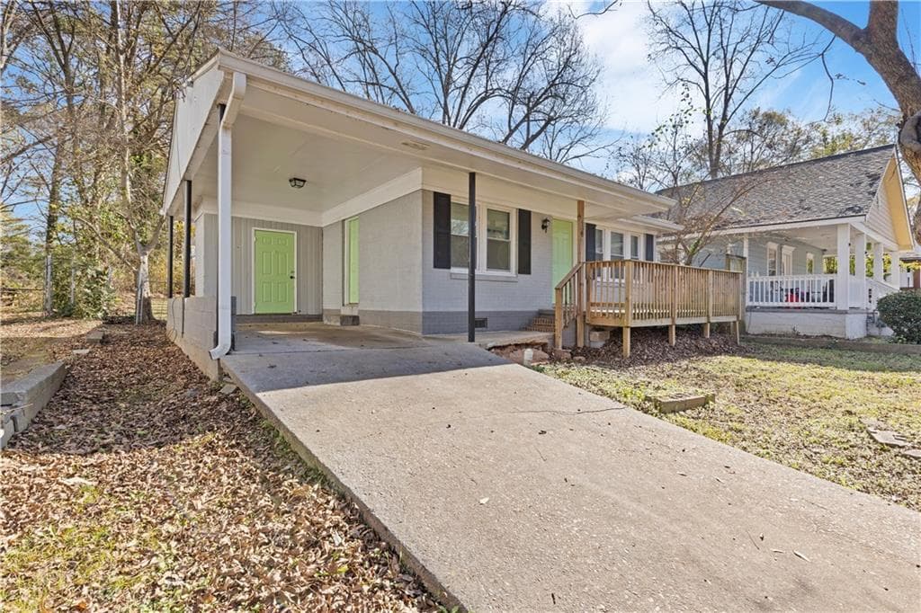 3 bedroom, 2 bathroom, 1,196 sq ft single family residence for sale at 433 W Lake Avenue, Atlanta, GA 30318 — photo 4