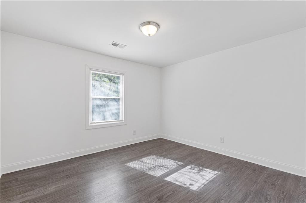 3 bedroom, 2 bathroom, 1,196 sq ft single family residence for sale at 433 W Lake Avenue, Atlanta, GA 30318 — photo 9