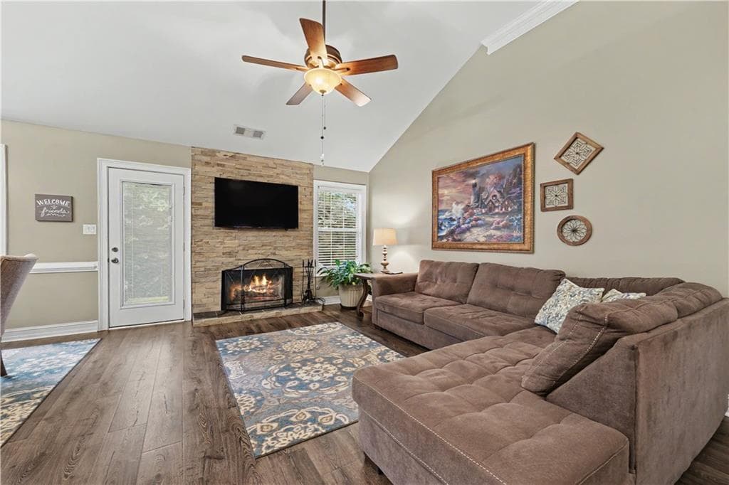 4 bedroom, 3 bathroom, 1,819 sq ft single family residence for sale at 2038 Wildcat Cliffs Lane, Lawrenceville, GA 30043 — photo 2
