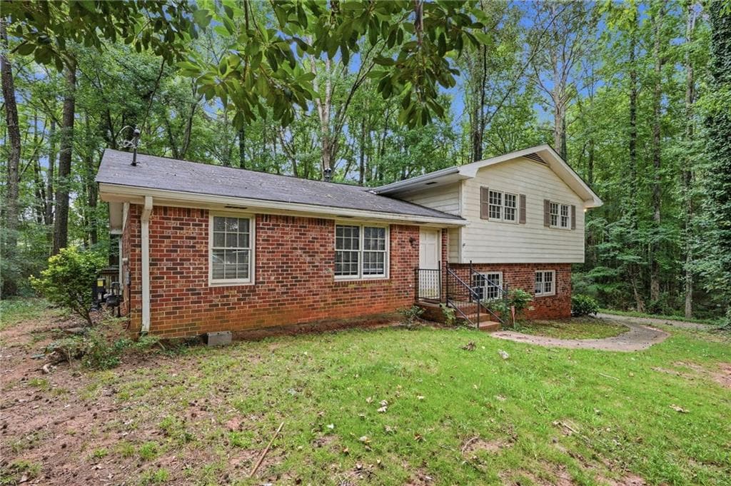 3 bedroom, 2 bathroom, 1,698 sq ft single family residence for sale at 328 Fayette Villa Court, Fayetteville, GA 30214 — photo 2