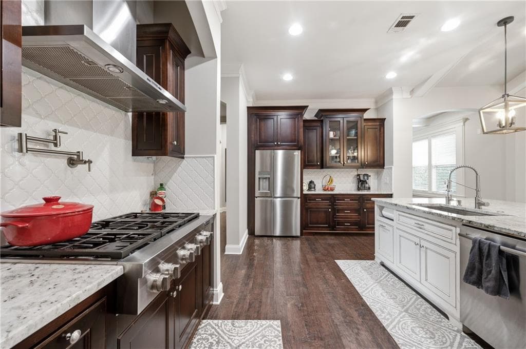 6 bedroom, 5 bathroom, 5,929 sq ft single family residence under contract at 126 Windfields Lane, Woodstock, GA 30188 — photo 4
