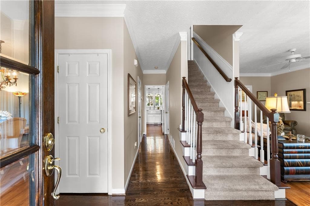 3 bedroom, 3 bathroom, 2,236 sq ft single family residence under contract at 1615 Bluewater Court, Cumming, GA 30041 — photo 5