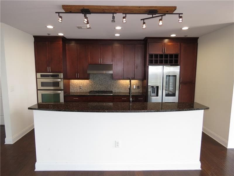 3 bedroom, 3 bathroom, 2,014 sq ft condominium for sale at 270 17th Street 3801, Atlanta, GA 30363 — photo 4