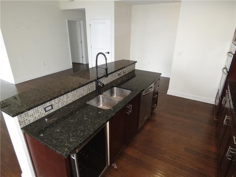 3 bedroom, 3 bathroom, 2,014 sq ft condominium for sale at 270 17th Street 3801, Atlanta, GA 30363 — photo 7