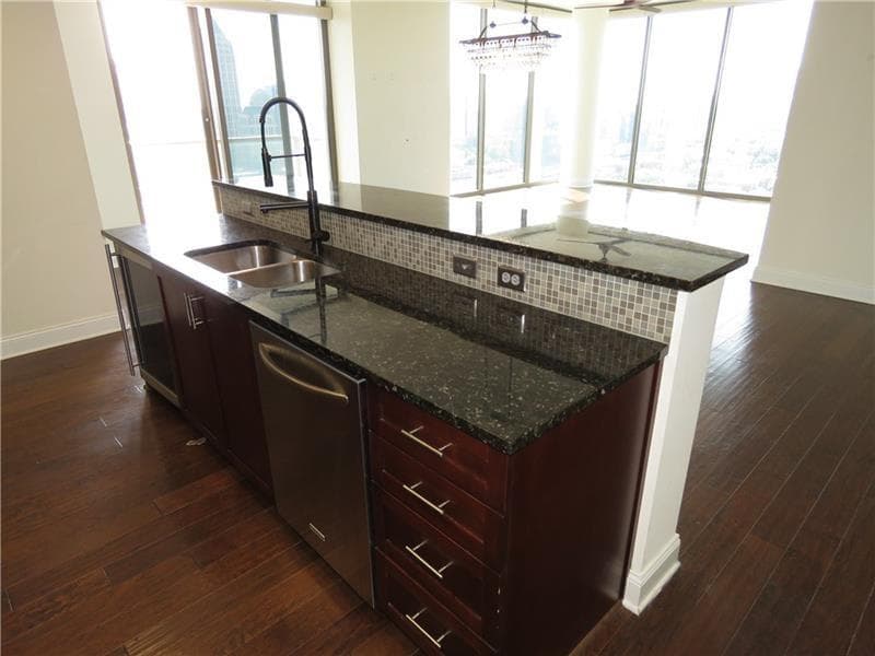 3 bedroom, 3 bathroom, 2,014 sq ft condominium for sale at 270 17th Street 3801, Atlanta, GA 30363 — photo 8