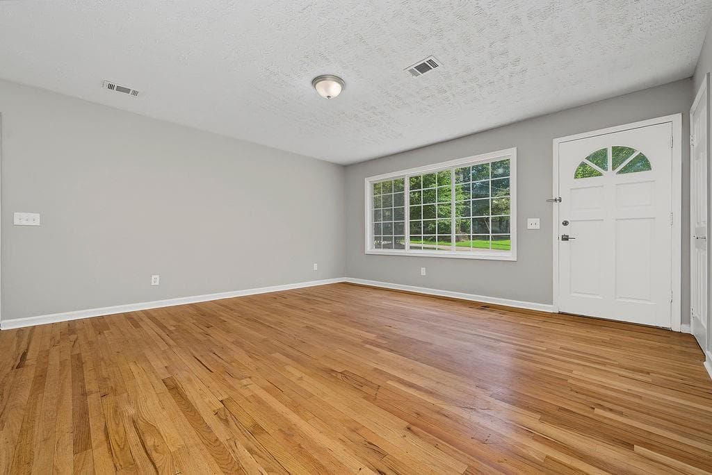 4 bedroom, 2 bathroom, 1,260 sq ft single family residence for sale at 3740 Lavilla Drive, Powder Springs, GA 30127 — photo 6