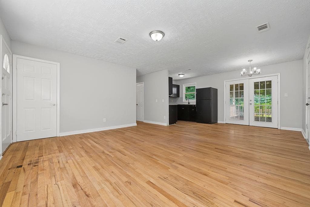 4 bedroom, 2 bathroom, 1,260 sq ft single family residence for sale at 3740 Lavilla Drive, Powder Springs, GA 30127 — photo 7