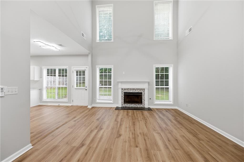 5 bedroom, 3 bathroom, 2,513 sq ft single family residence for sale at 3747 Milford Place, Atlanta, GA 30331 — photo 9
