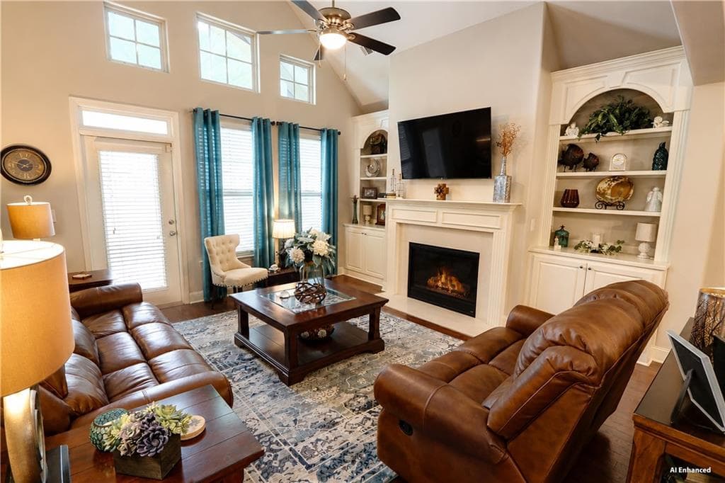 3 bedroom, 3 bathroom, 2,255 sq ft condominium for sale at 2680 Middlecreek Way, Cumming, GA 30041 — photo 2
