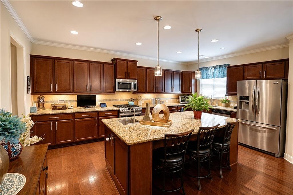3 bedroom, 3 bathroom, 2,255 sq ft condominium for sale at 2680 Middlecreek Way, Cumming, GA 30041 — photo 3