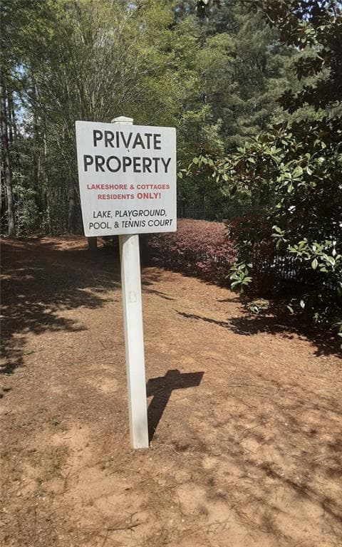 4 bedroom, 3 bathroom, 4,655 sq ft single family residence for rent at 132 Lake Shore Parkway, Newnan, GA 30263 for $2,500 a month — photo 2