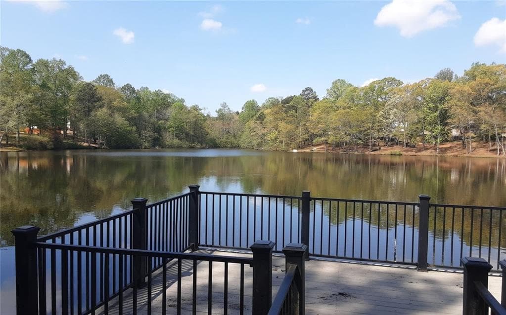 4 bedroom, 3 bathroom, 4,655 sq ft single family residence for rent at 132 Lake Shore Parkway, Newnan, GA 30263 for $2,500 a month — photo 7