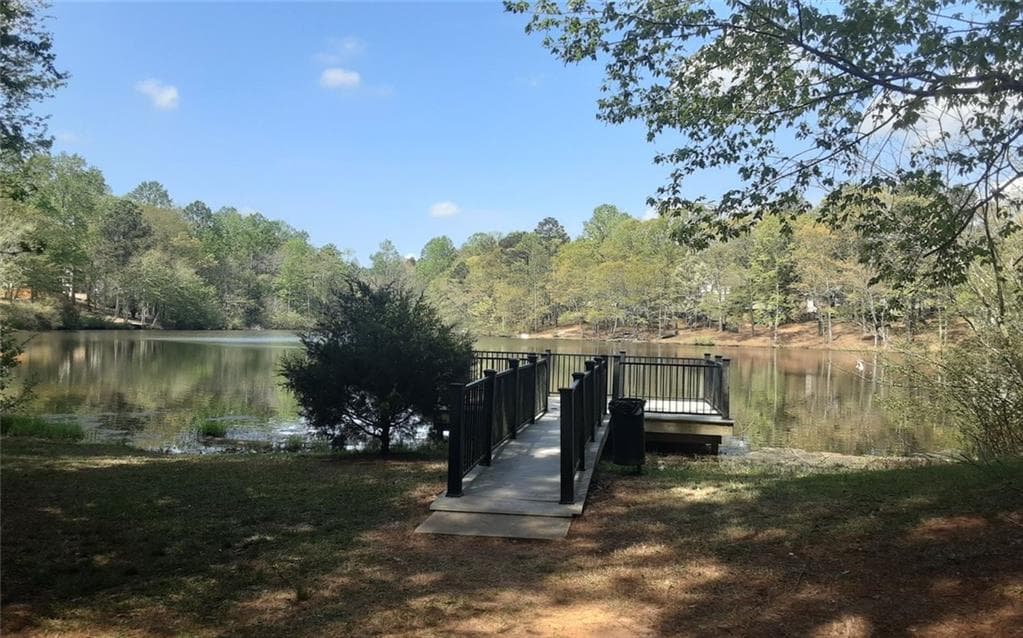 4 bedroom, 3 bathroom, 4,655 sq ft single family residence for rent at 132 Lake Shore Parkway, Newnan, GA 30263 for $2,500 a month — photo 8